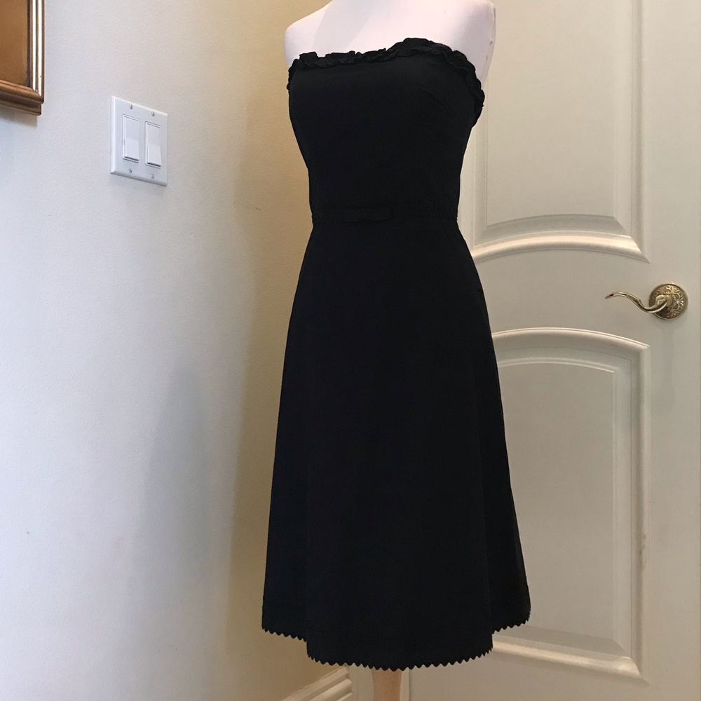 Elizabeth Wayman navy blue strapless dress